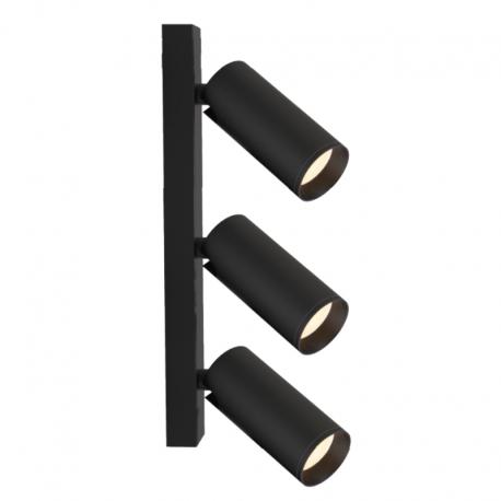 Nazare La familia NAZARE aporta una visión innovadora al mundo de tek. Está compuesta por empotrables / downlights, ofreciendo s